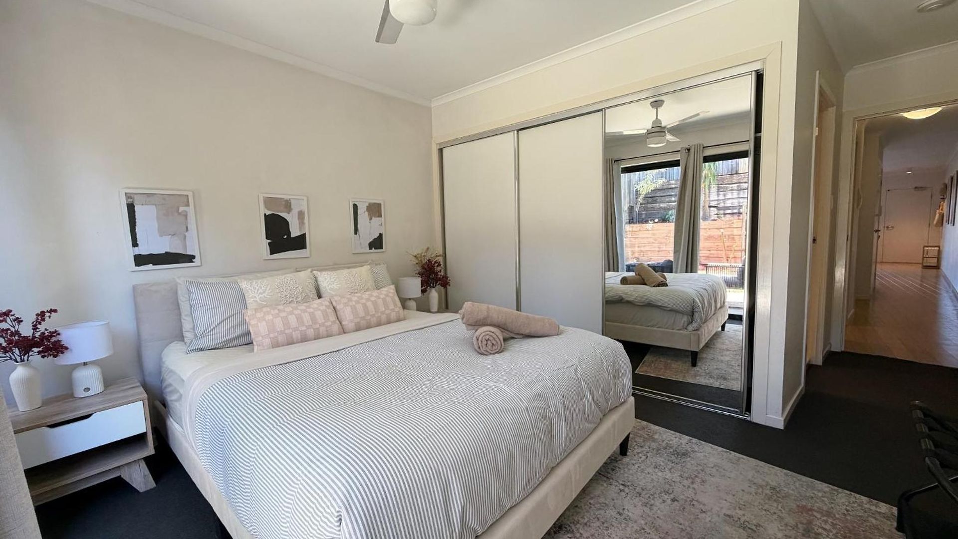 Apartment 2b2b With Courtyard - Close To Cbd - Free Parking *