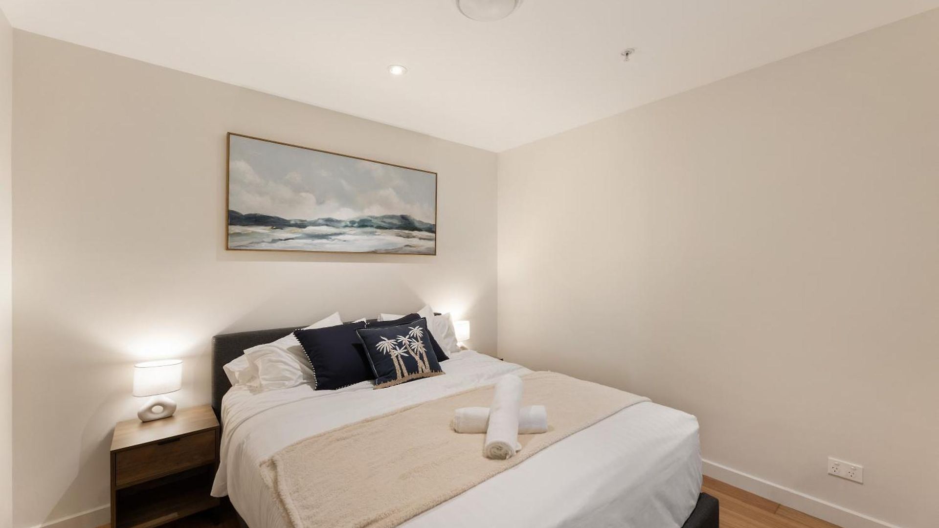 Skytower 72nd Floor 3br With Parking, Pool And Gym Brisbane
