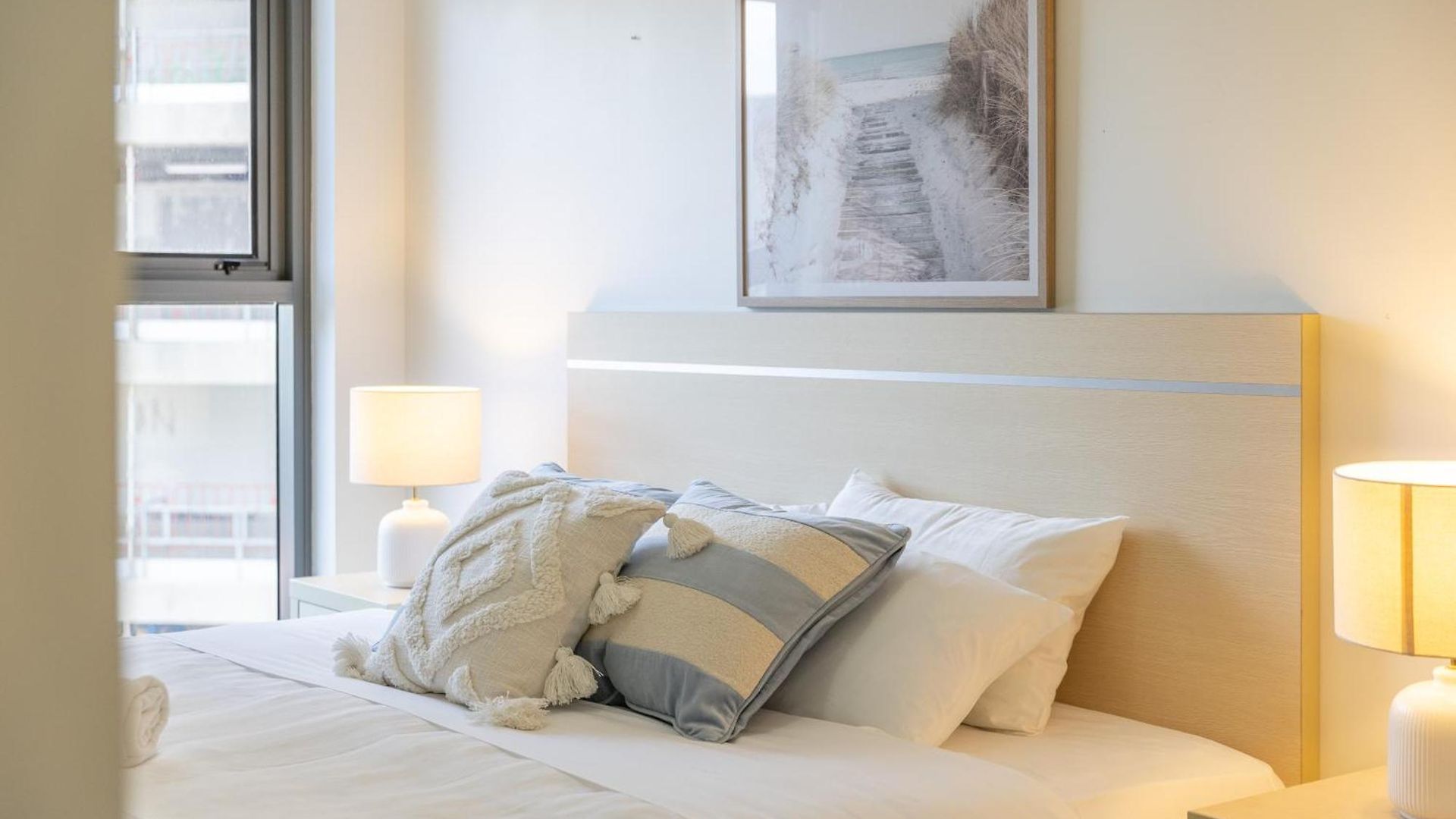 Oaks Panoramic 2br With Pool, Parking, Gym *