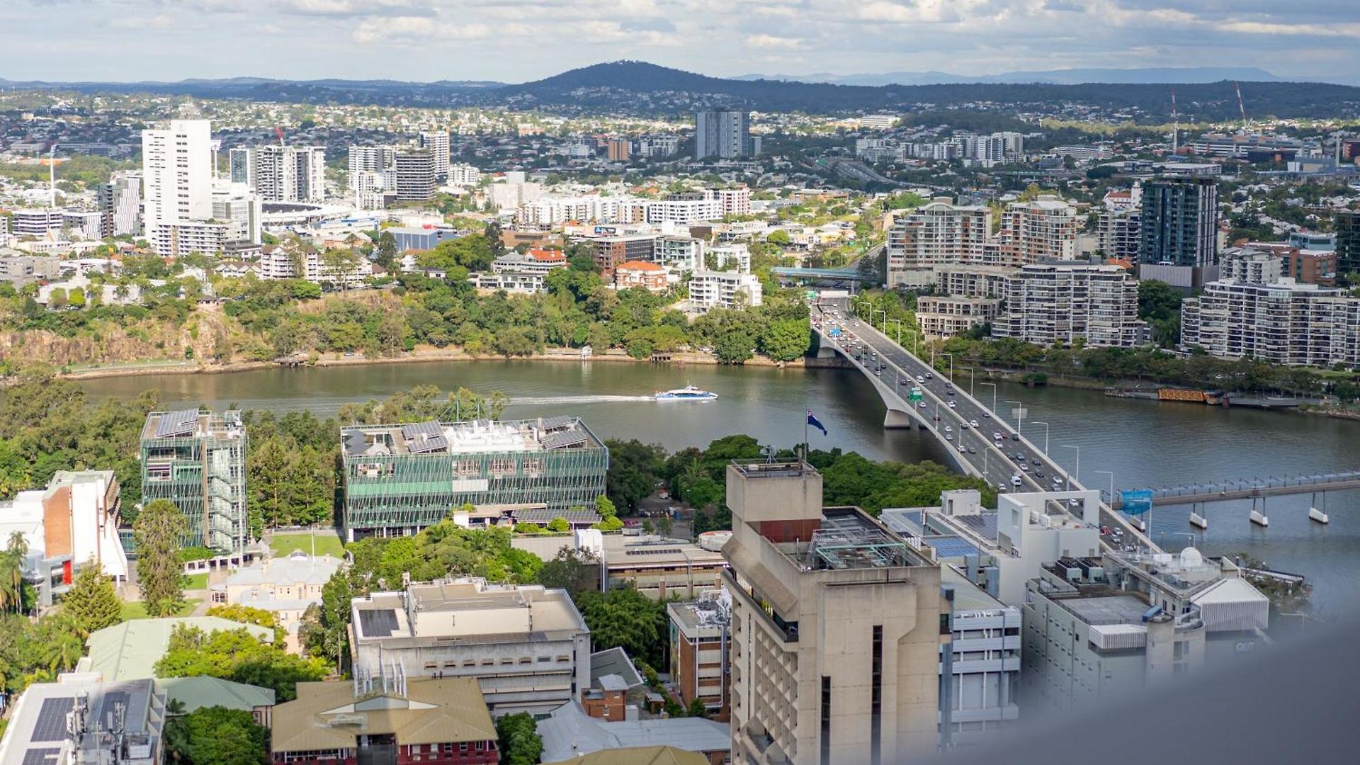 1bedroom Sip In Style In Queens Wharf - Level 33 With And River View Apartment