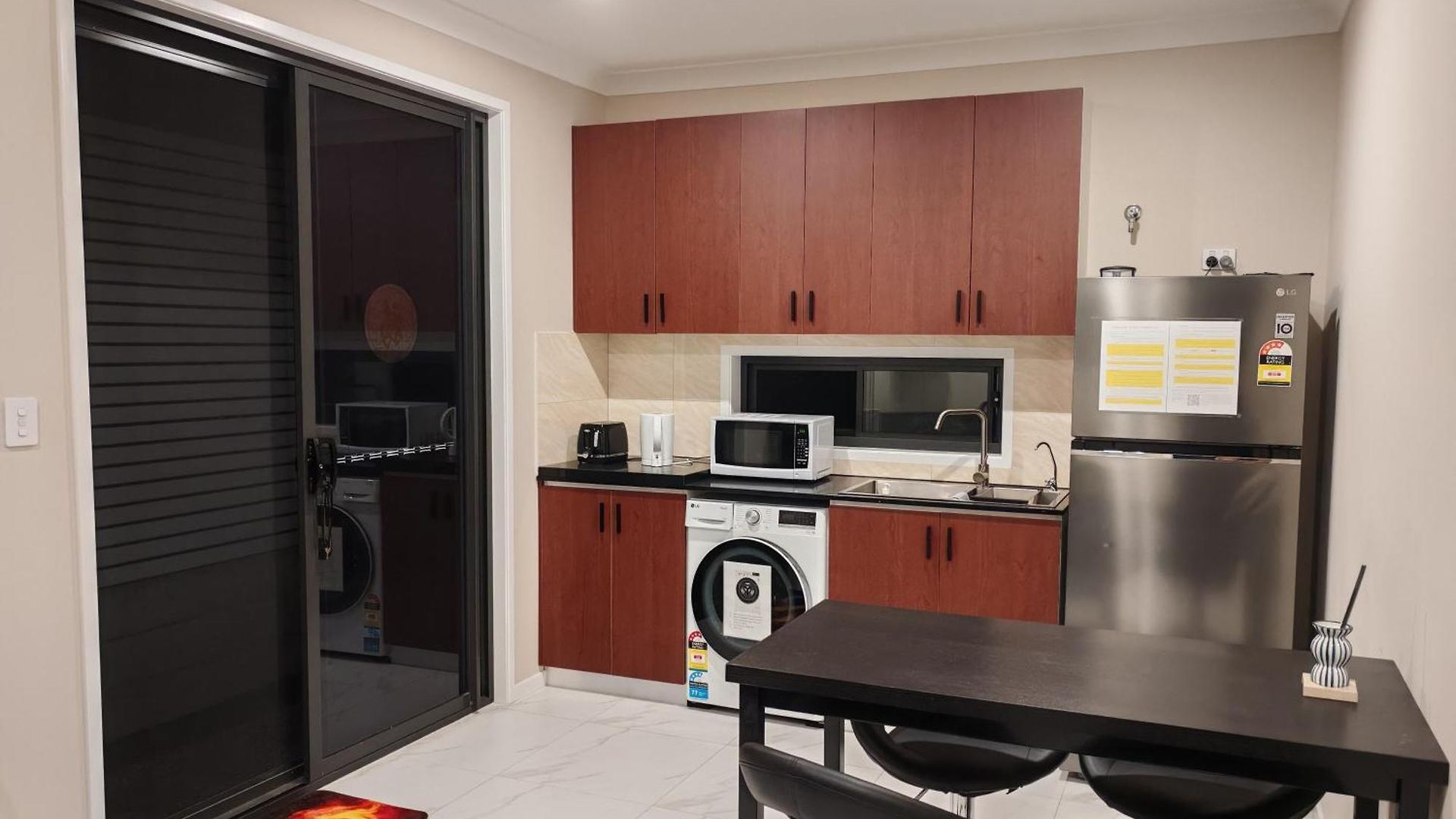Apartment Serenity Sunnybank Hills 2-bedroom With Kitchen *