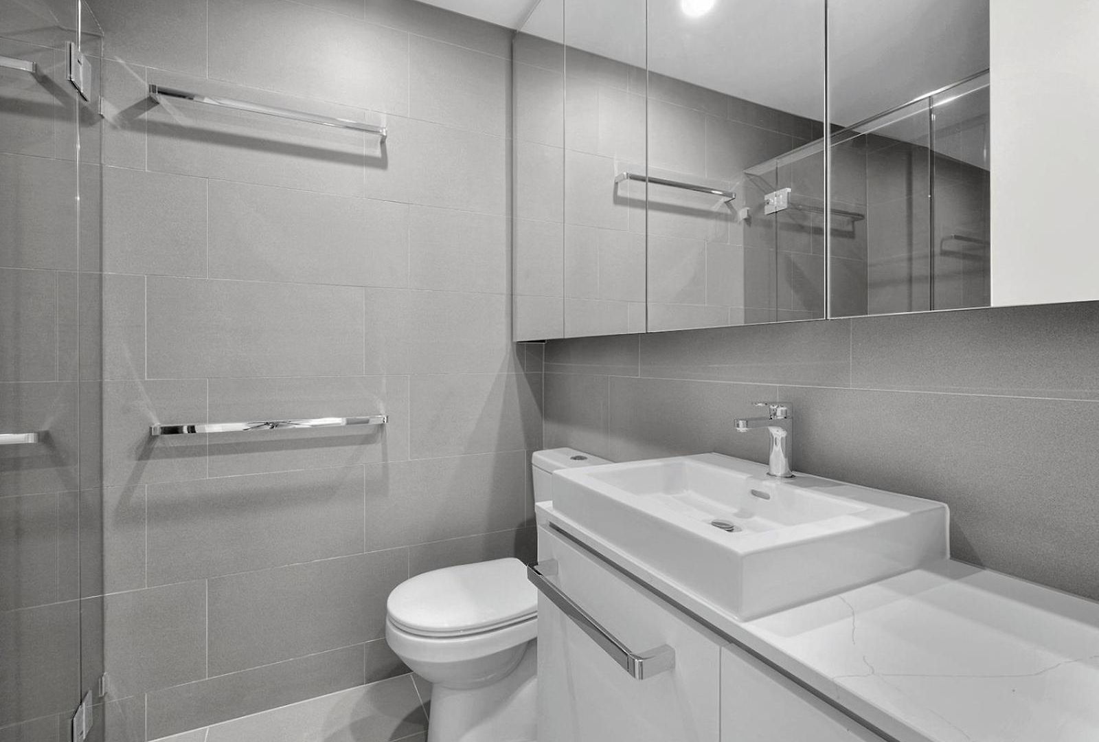 Great Spring Hill 1br 1ba And Poolgym M14 *