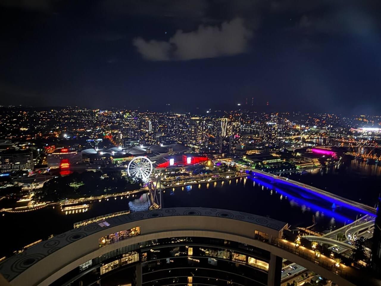 Queens Wharf - Level 42 With River & View