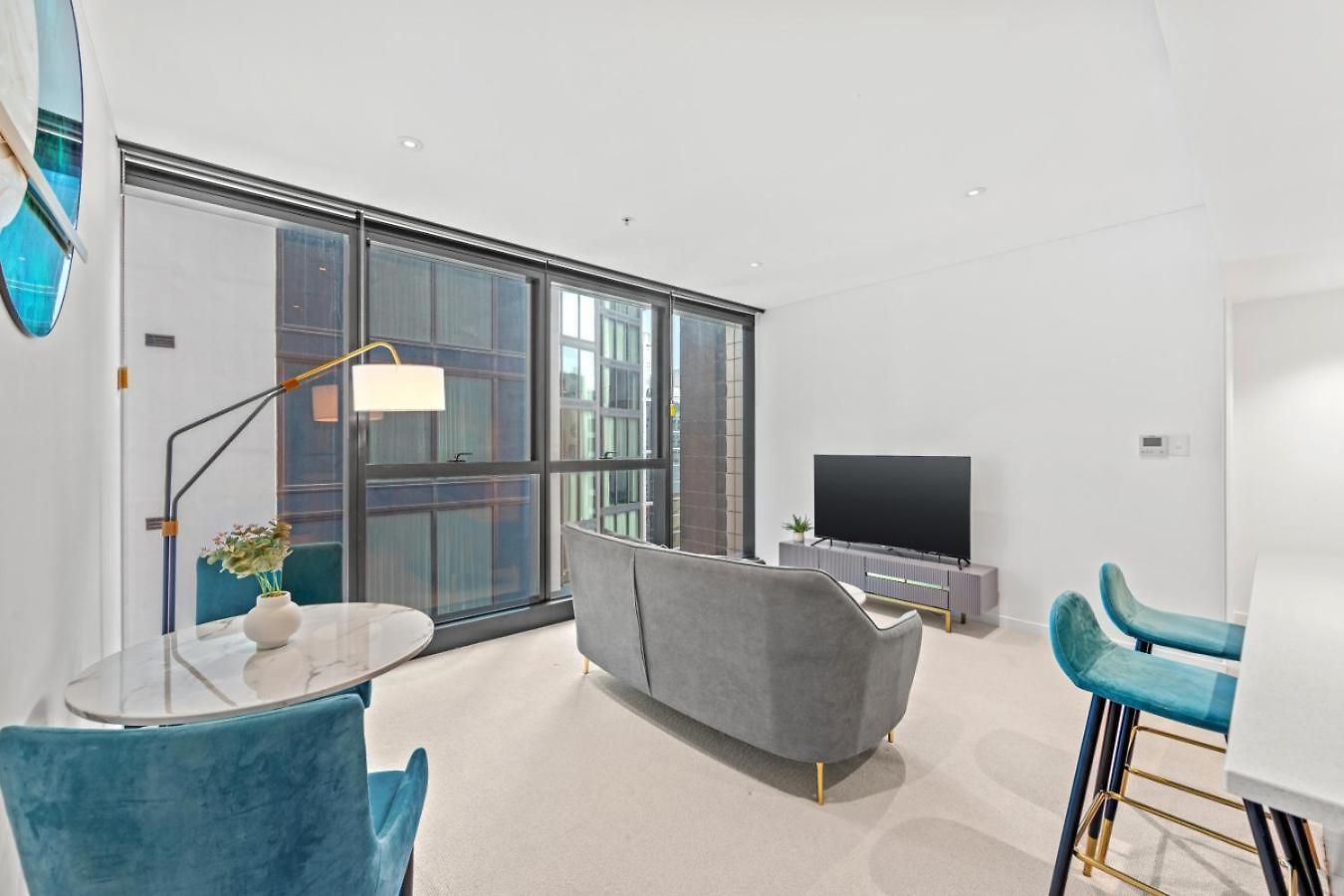 Elegant 1br Urban Retreat In Heart Of Apartment *