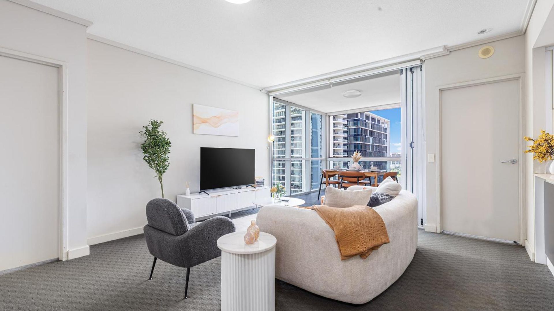Oaks Gorgeous 2br With Pool, Parking, Gym Brisbane