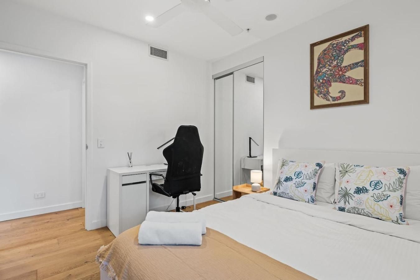 Modern 3br In Sunnybank Pool And Gym Access