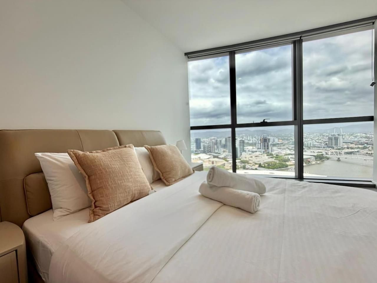 Luxury 3-bedroom With And River View Brisbane