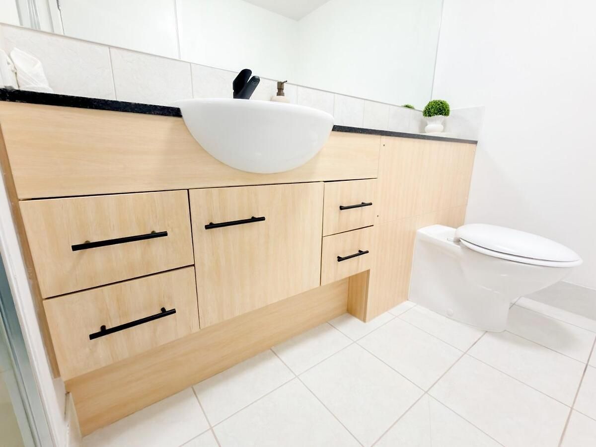 South Bank Penthouse - Streets Access - Free Parking