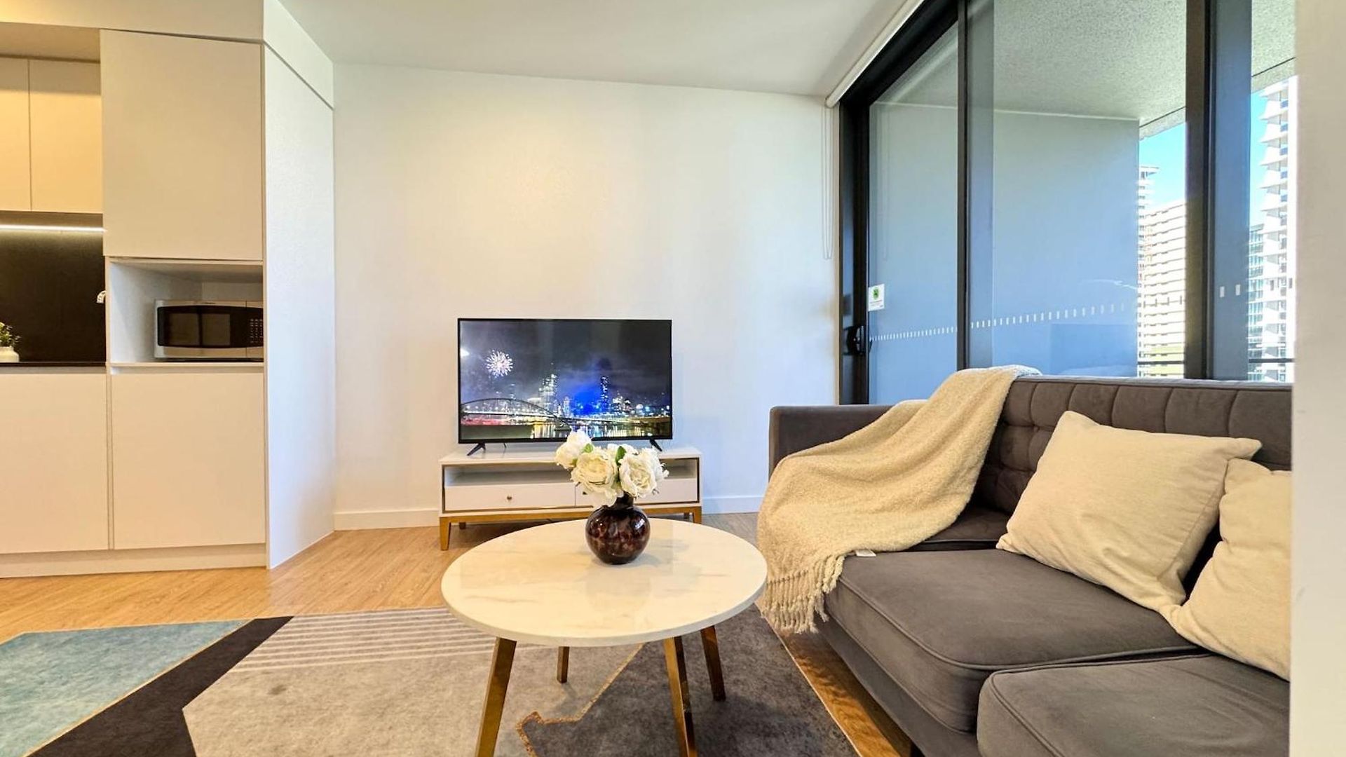 Apartment 1br One Modern High-rise With Pool & Gym Access Brisbane