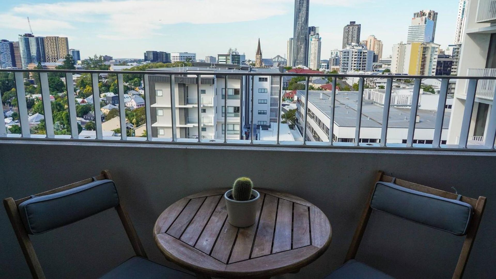 Stylish Escape - Views & Perks Apartment Brisbane
