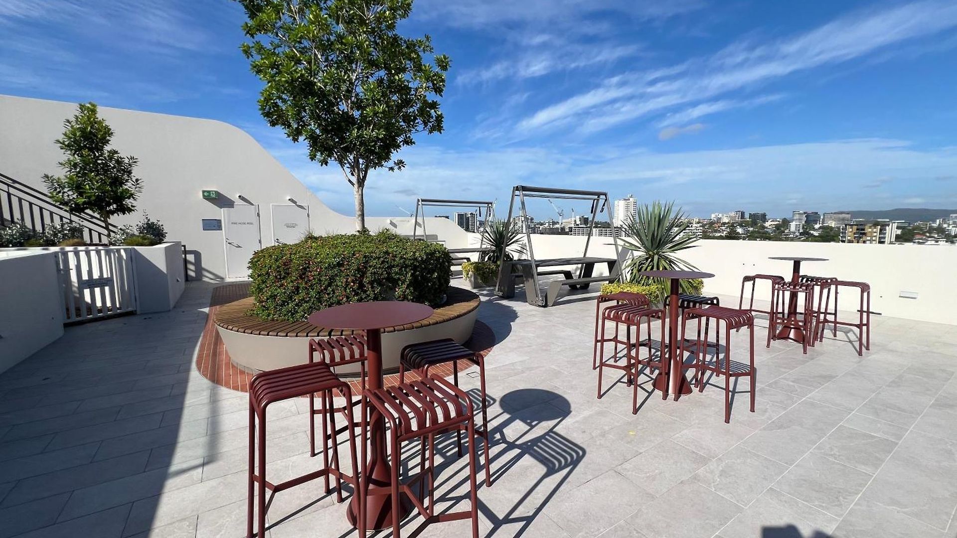 Riverside Modern 2br East With Parking
