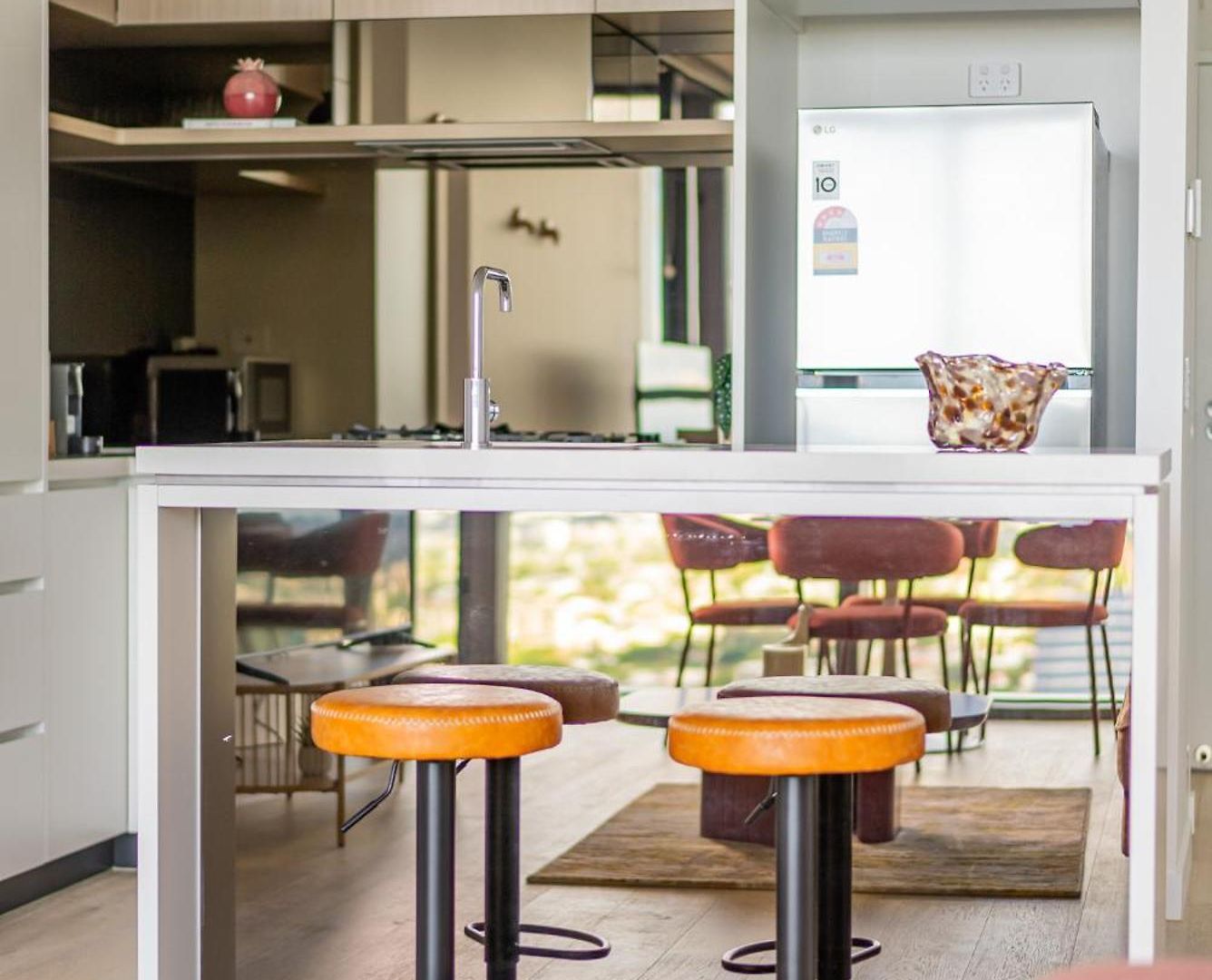 1bedroom Sip In Style In Queens Wharf - Level 33 With And River View Apartment