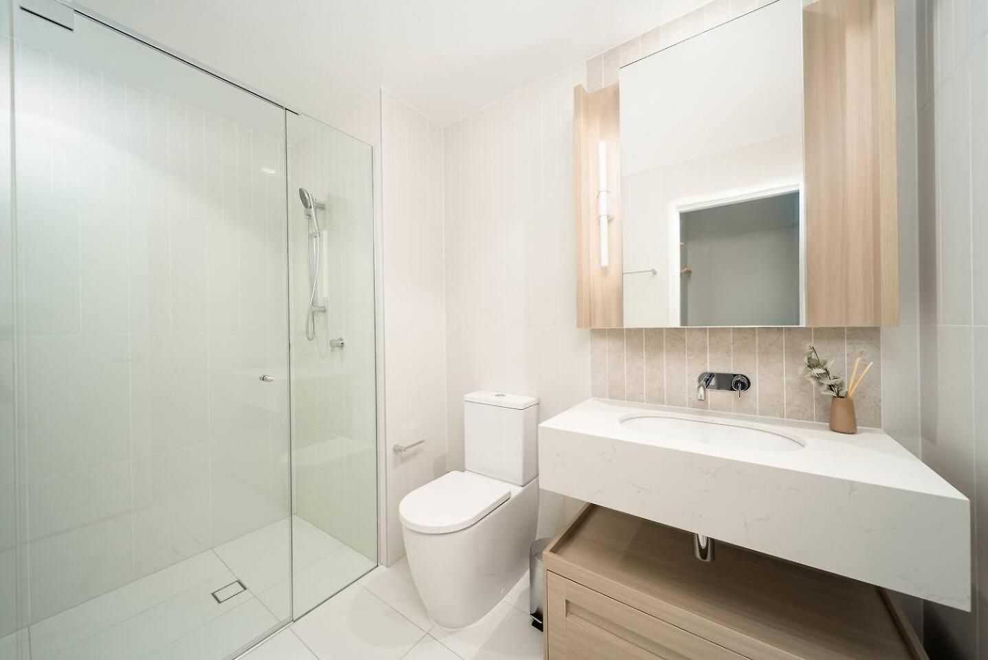 Apartment Queens Wharf 1b Study - Level 29 View *