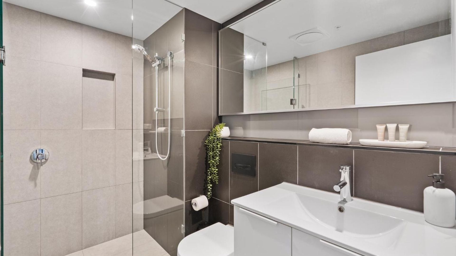Bright 2-bed In Bowen Hills Brisbane