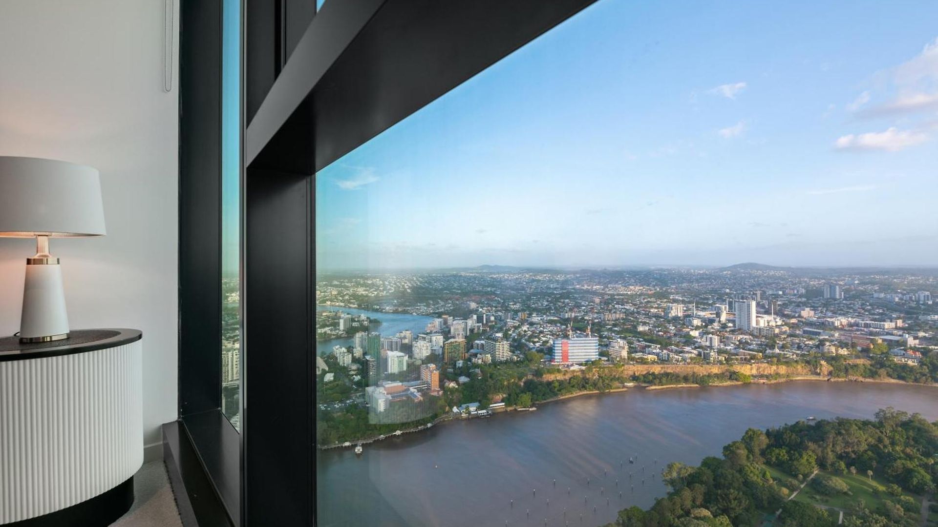 Apartment Skylight With Free Parking Brisbane