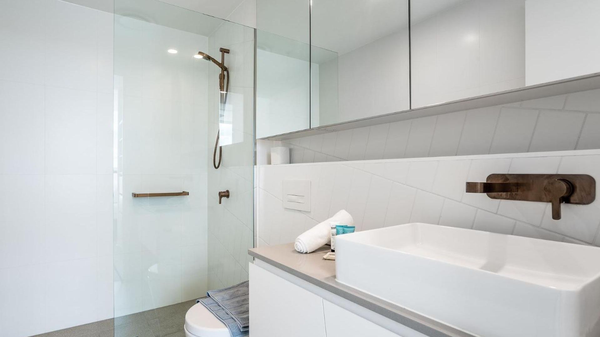 Bright Bowen Hills Apartment, Close To Life * Brisbane