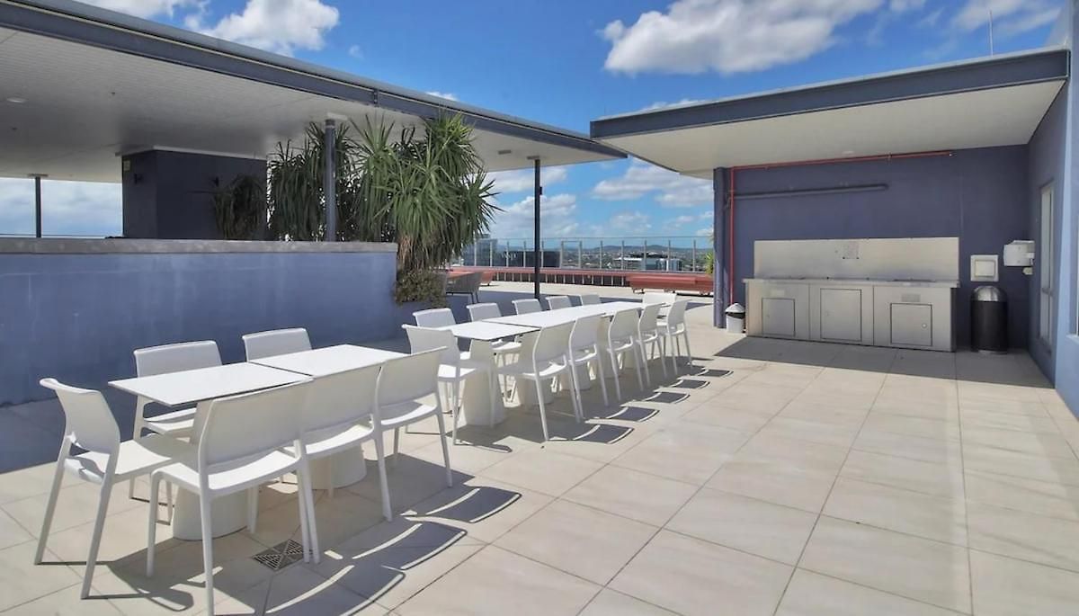Modern Pad, 1-min To Showgrounds Apartment