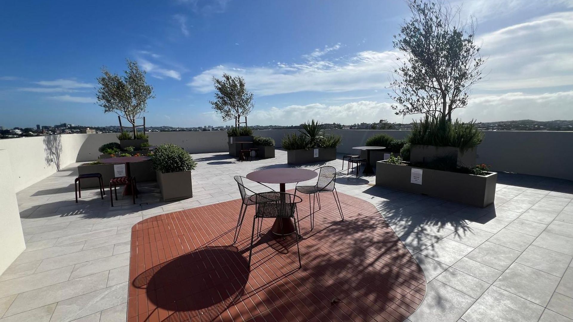 Apartment Riverside Modern 2br East With Parking *