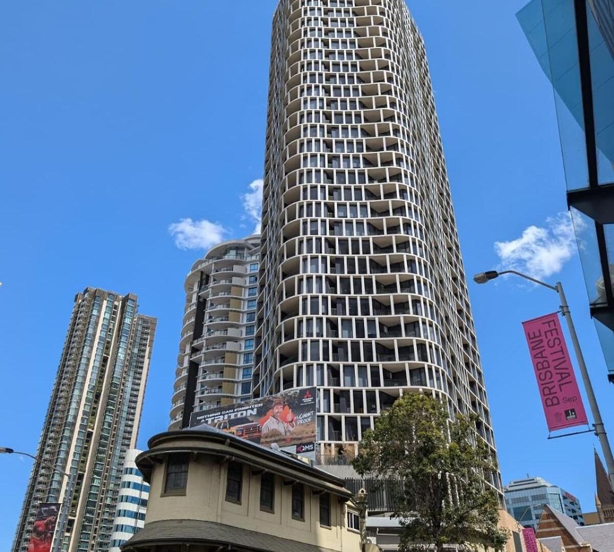 Premium Unit W/ Rooftop Pool In The Heart