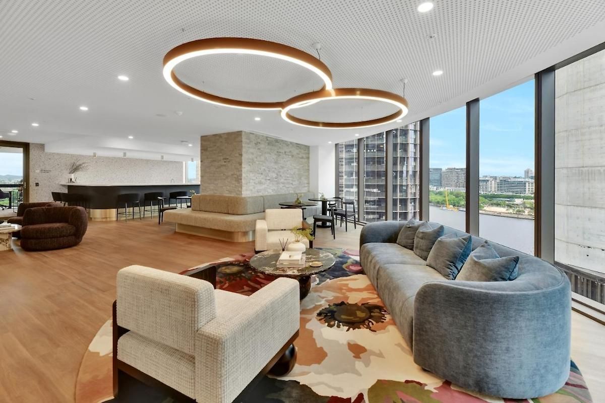Gorgeous 3br With Study Overlooking Bne River Apartment *