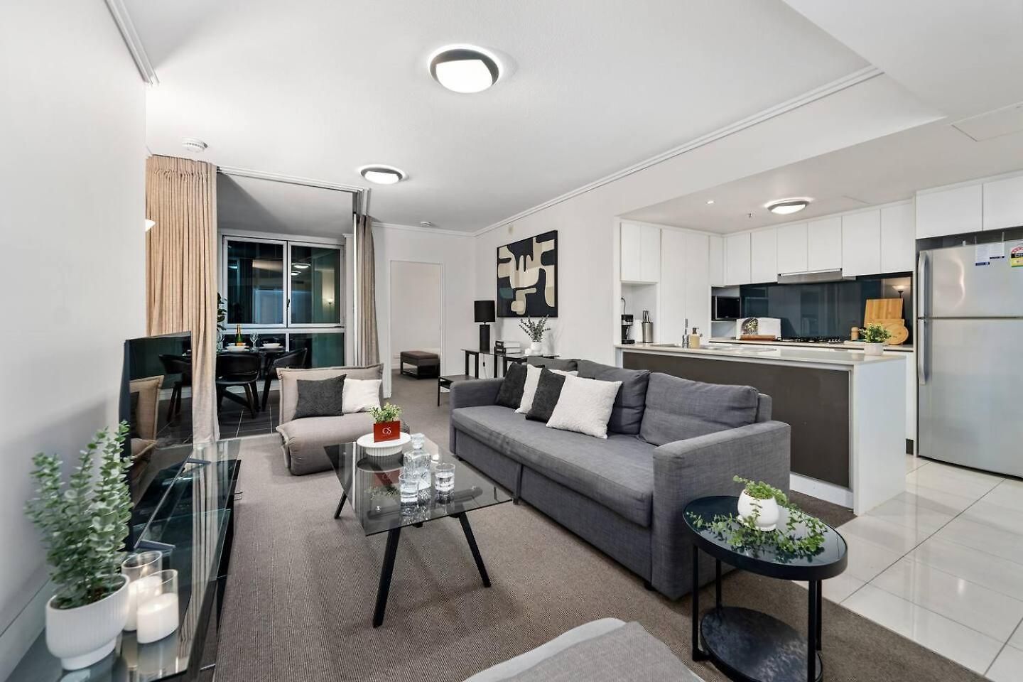 Apartment Dusk A Luxury 2bed 2bath Cbd Sky With Pool Parking And *