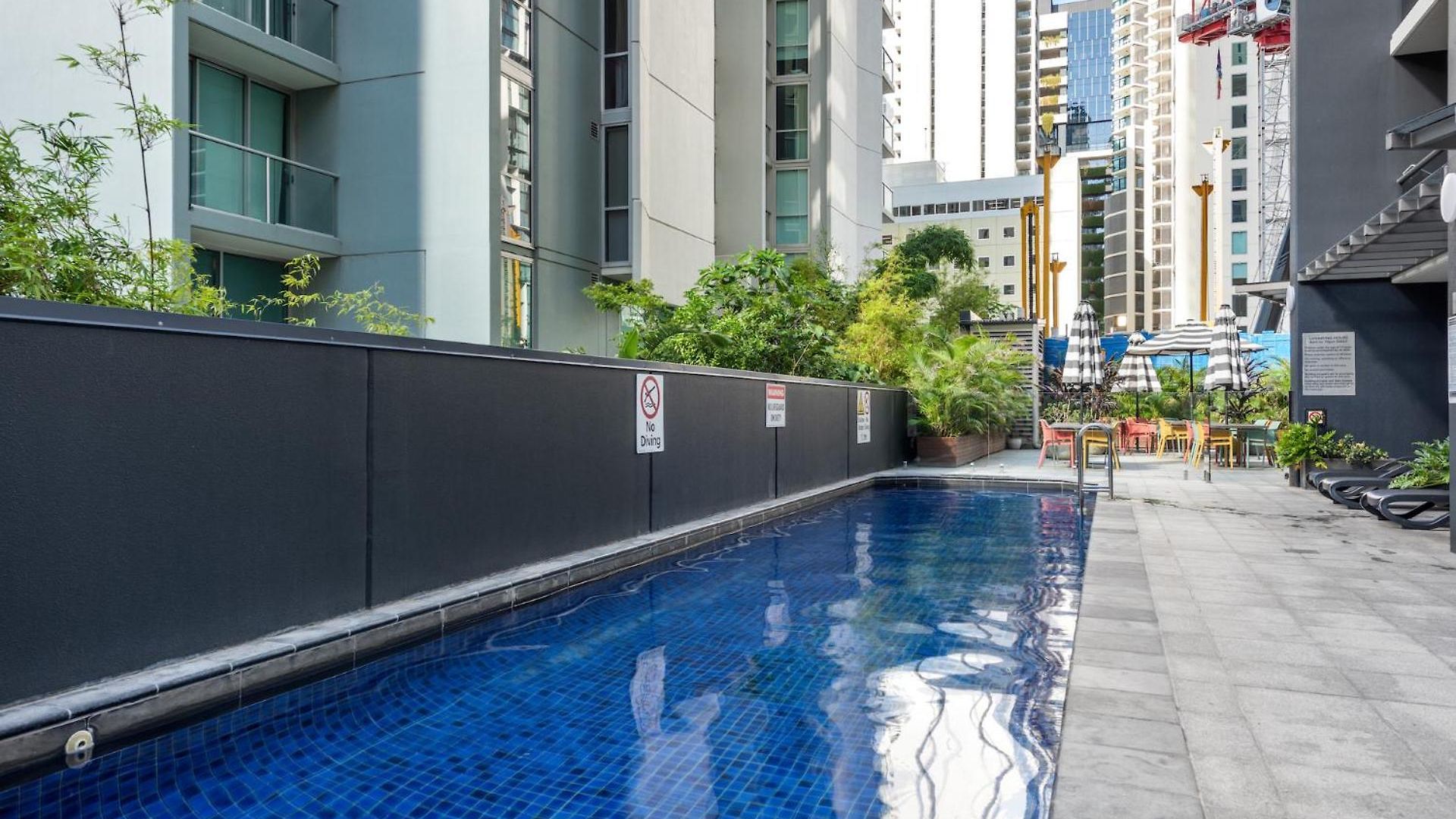 Modern On Mary 1 Bedroom, 1 Bathroom, 1 Car, Views!