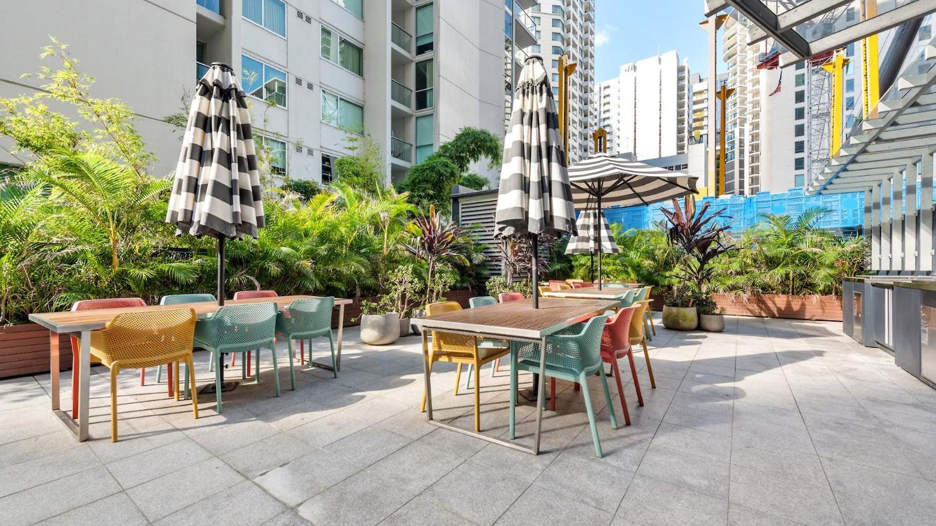 Modern On Mary 1 Bedroom, 1 Bathroom, 1 Car, Views! Brisbane