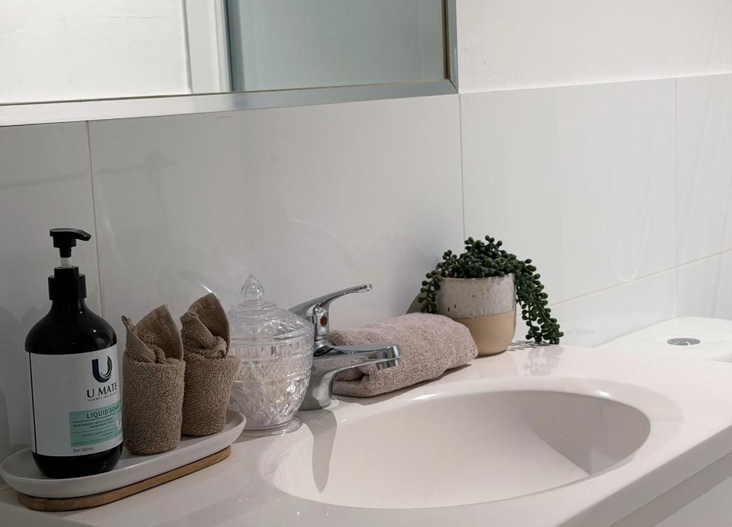 2b2b With Courtyard - Close To Cbd - Free Parking Apartment Brisbane