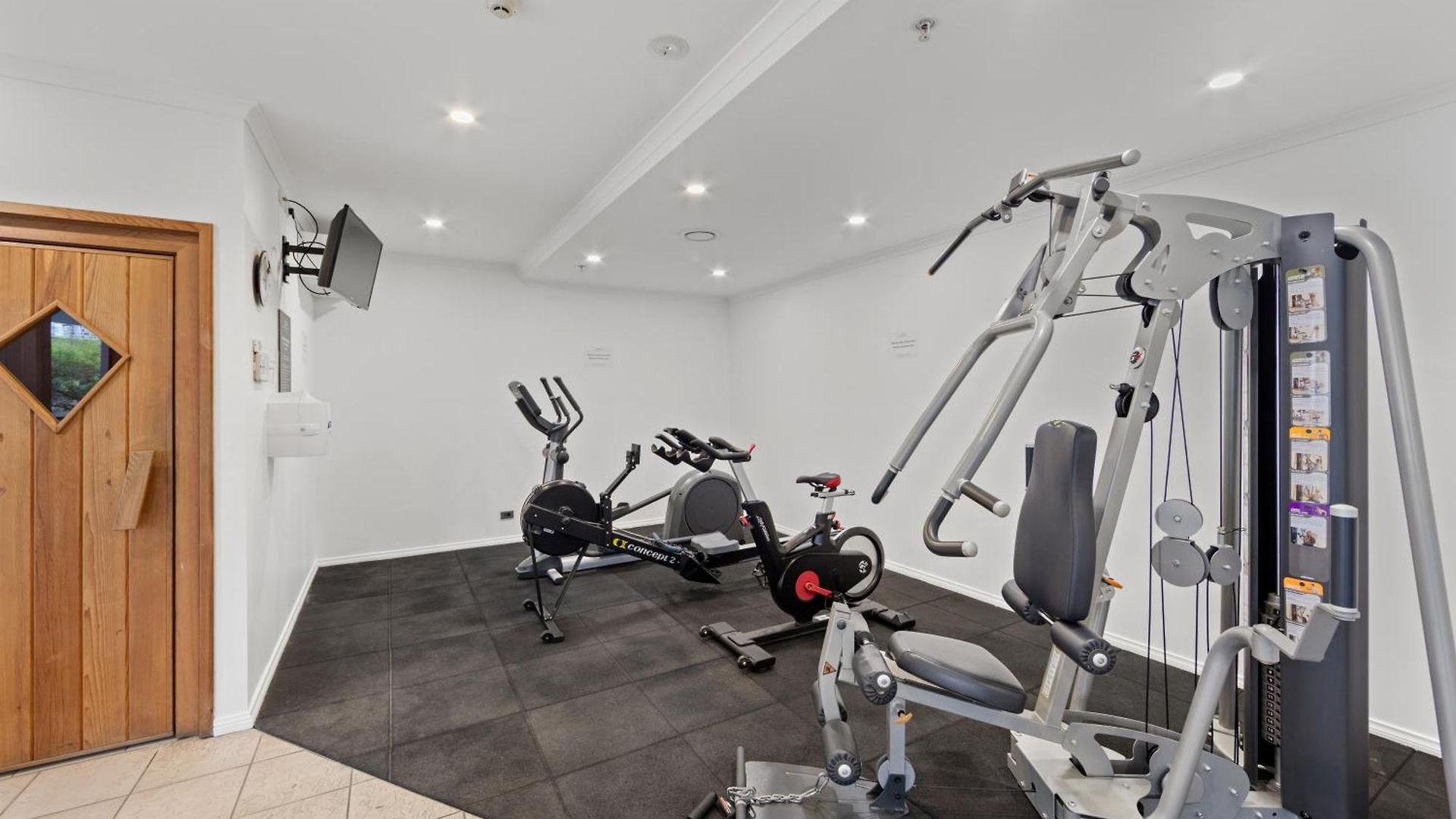 Apartment Sophisticated 3br At *