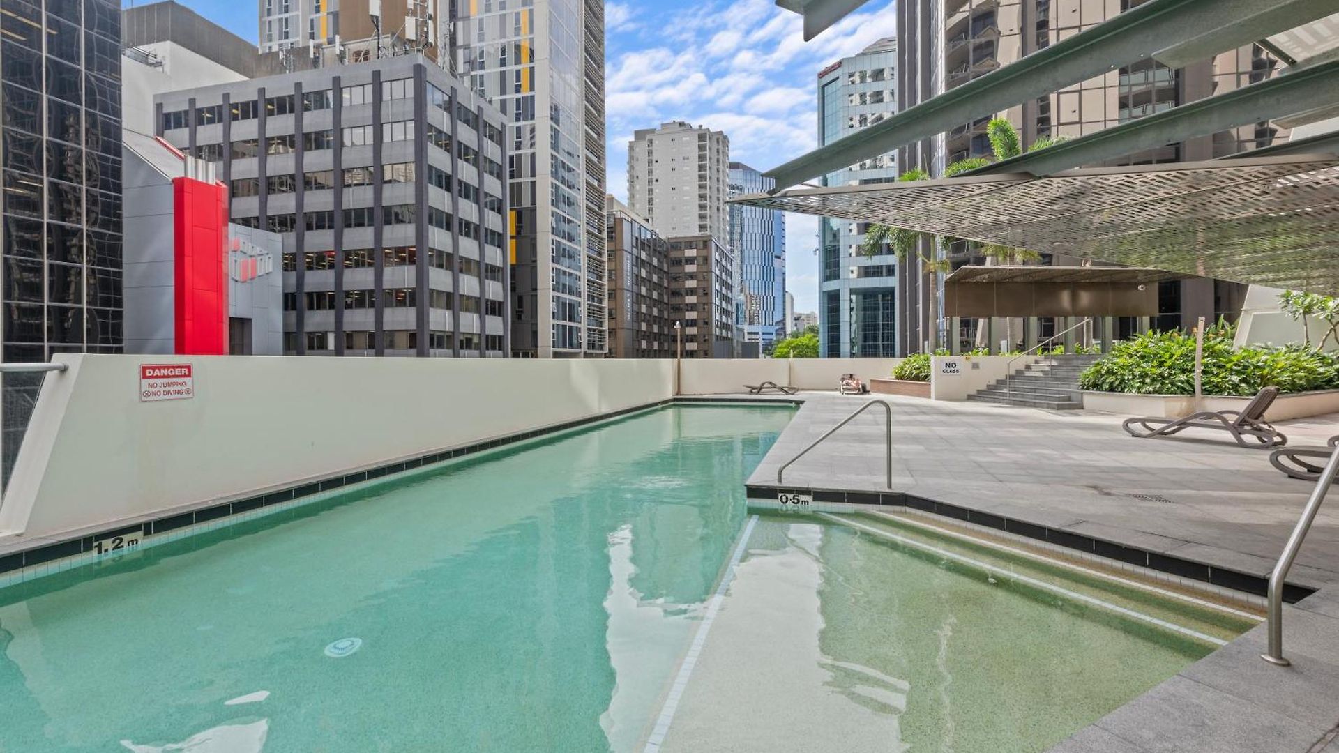 Aurora Tower Apartment *