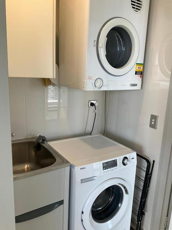 Apartment Modem Two Bedroom In Inner Cbd *