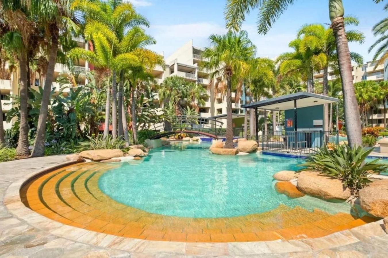Modern 2br Retreat With Gym, Pool And Balcony