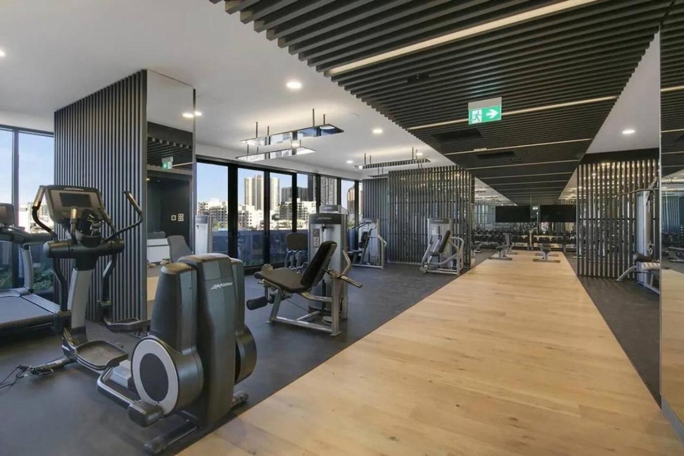Style Infinity Pool Gym Chic 1 Bedroom Brisbane