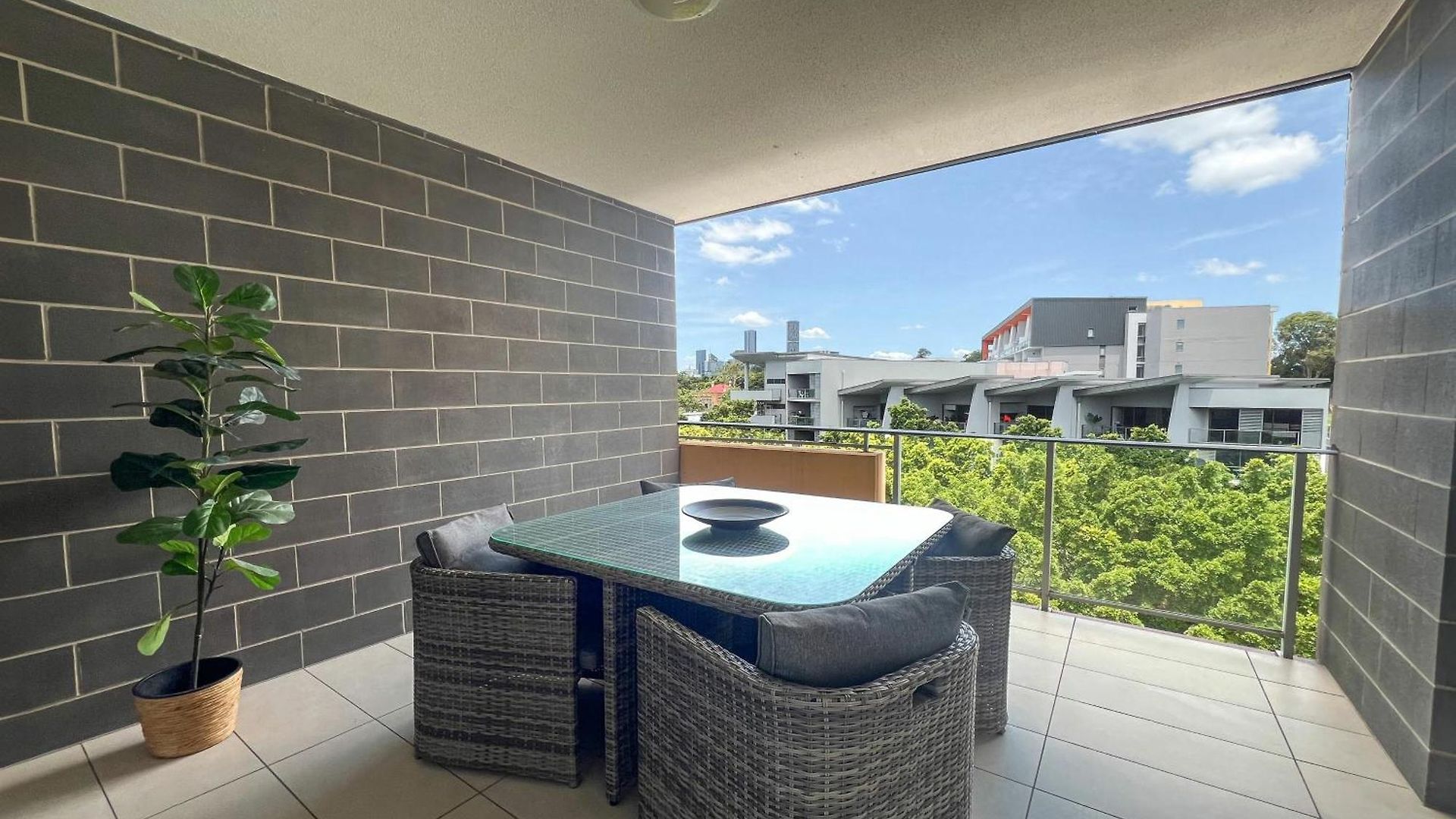 Apartment Stylish 2 Bdr Near Qut And Rbwh With Parking