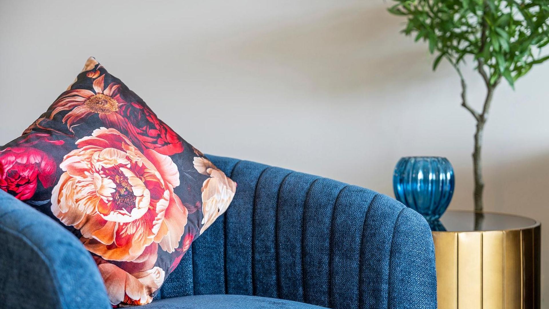 Stylish Roma Parklands Retreat - Stunning Park Views From Every Room, Heated Pool, Gym, Private Carpark, Suncorp Stadium, 10 Min Walk To Cbd Apartment Brisbane