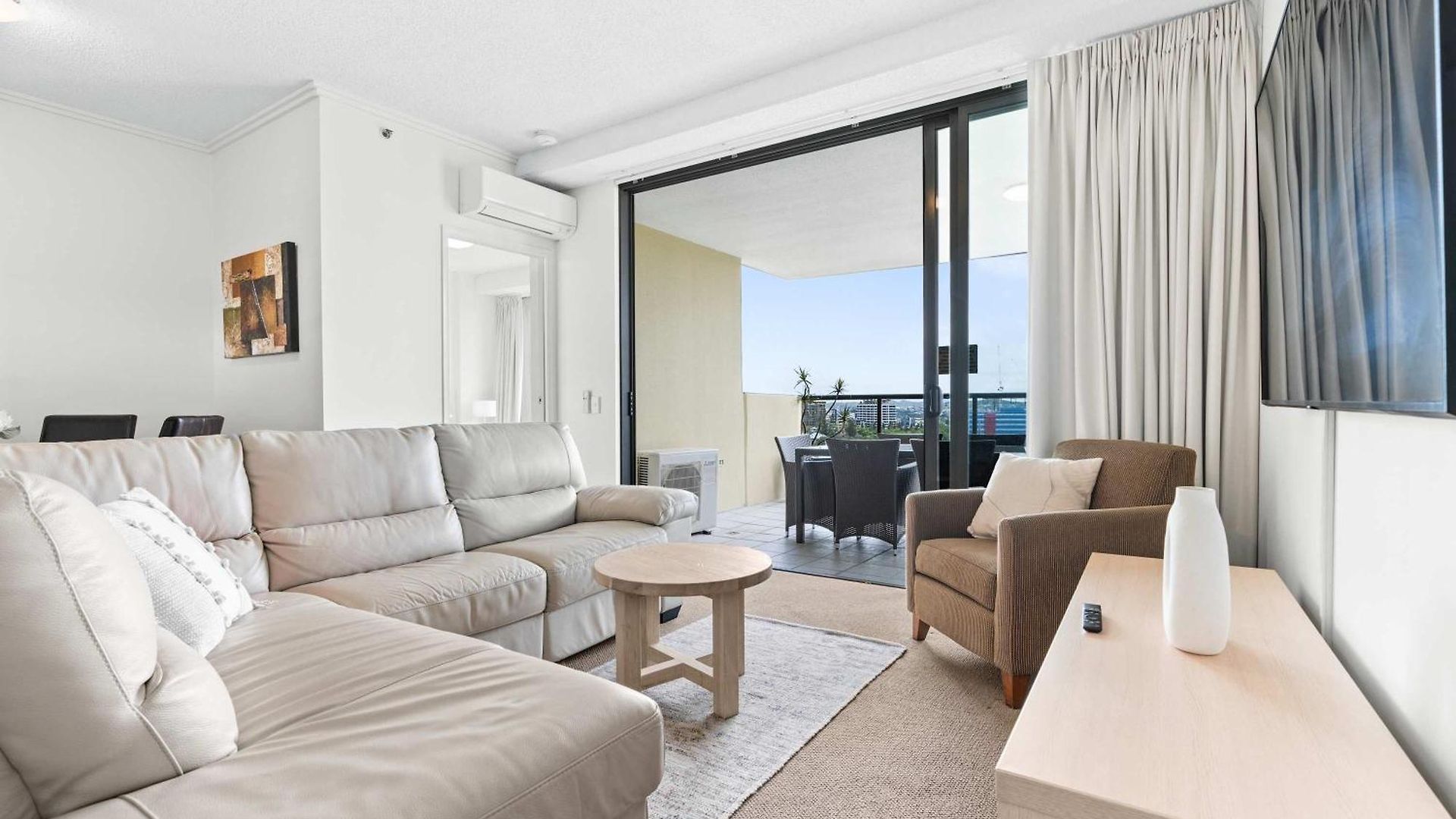 Apartment 2-bed With River Views