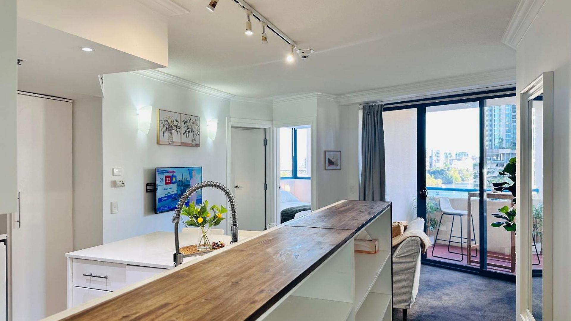 2 Bed In Apartment *