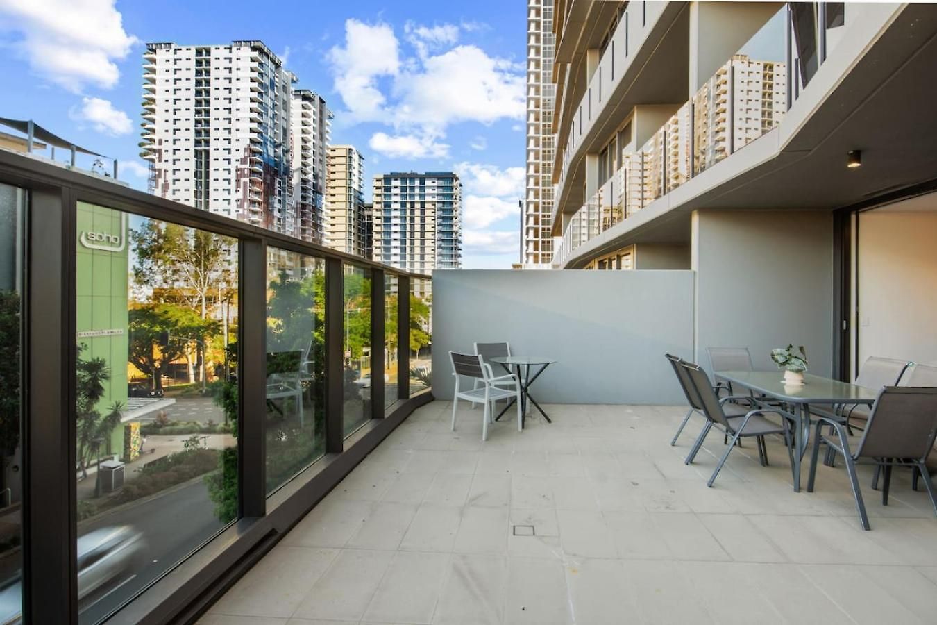 Modern 3br In Sunnybank Pool And Gym Access
