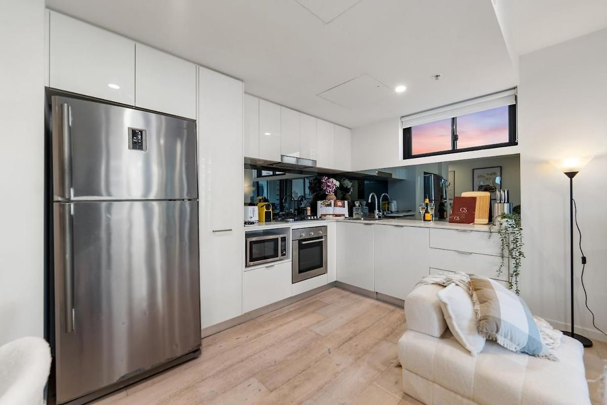 Cs - Gorgeous Views 2br W Parking, Pool & Gym
