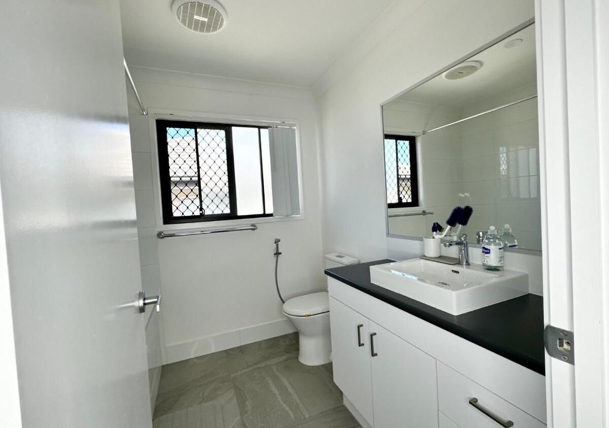 Boondall 3br Family | Long Deals Apartment