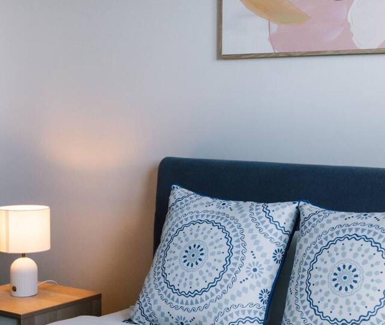 2br Modern With Balcony Great Location * Brisbane