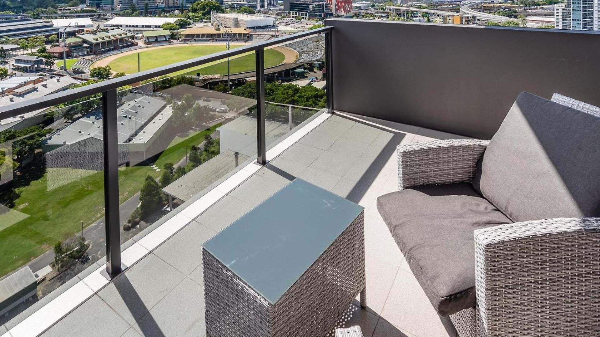Bright Bowen Hills Apartment, Close To Life Apartment *