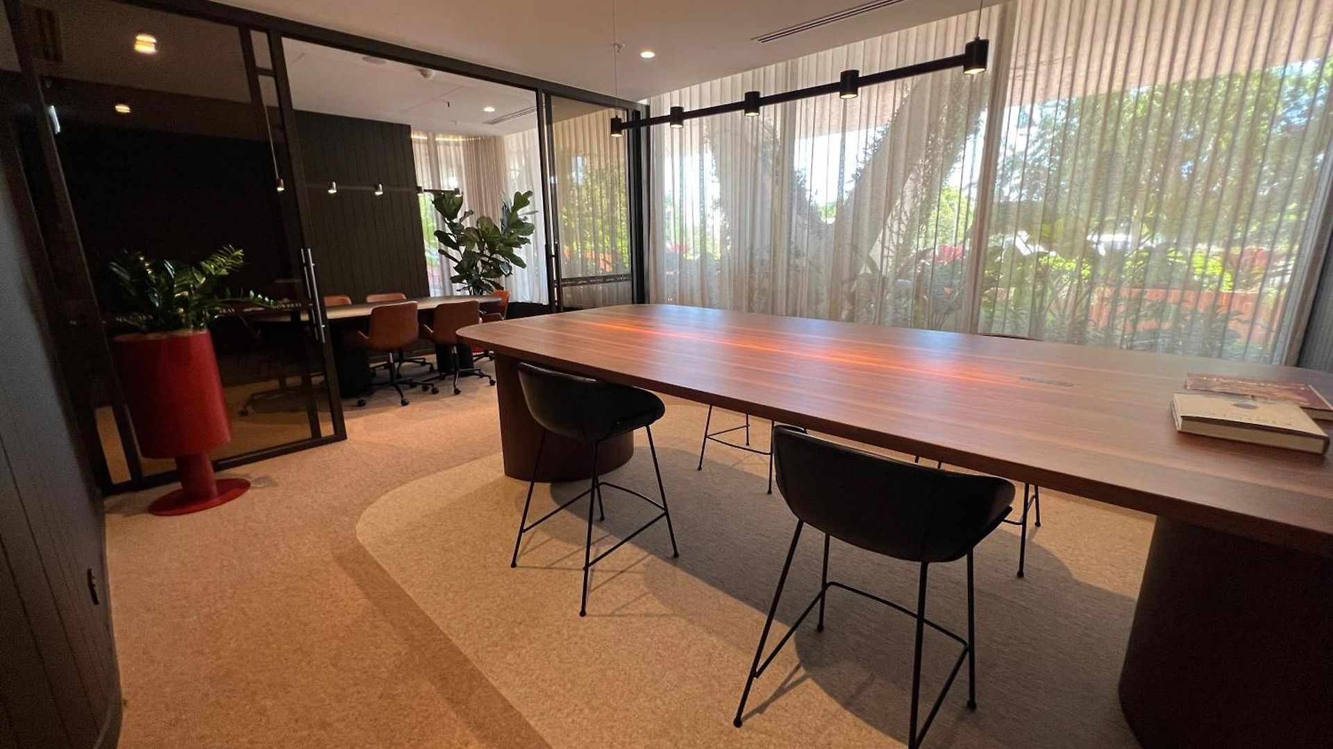 Apartment Riverside Modern 2br East With Parking *