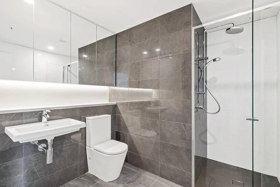 Apartment Skyrise Upper Floor Infinite Pool