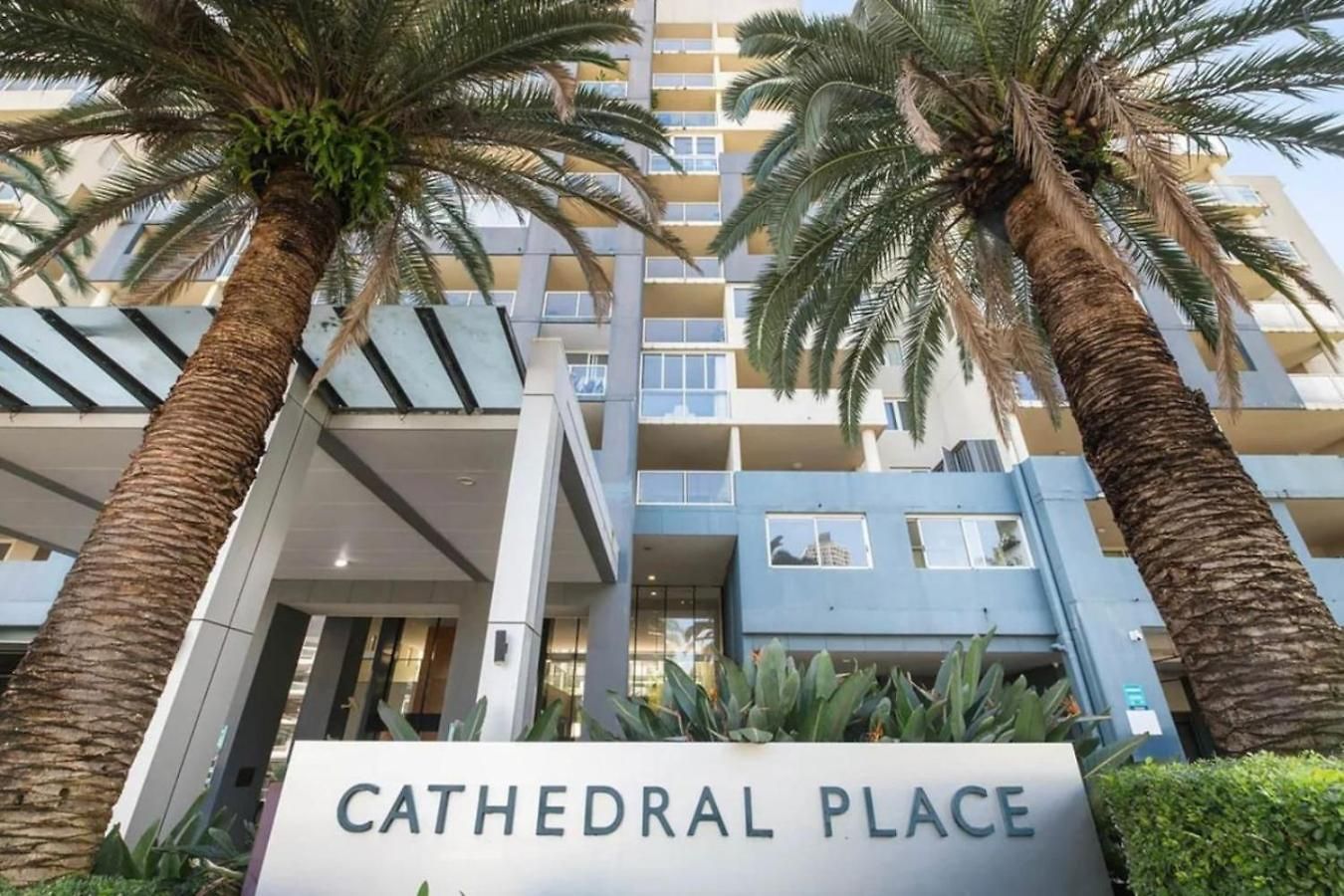 Modern 2br Retreat With Gym, Pool And Balcony Apartment *