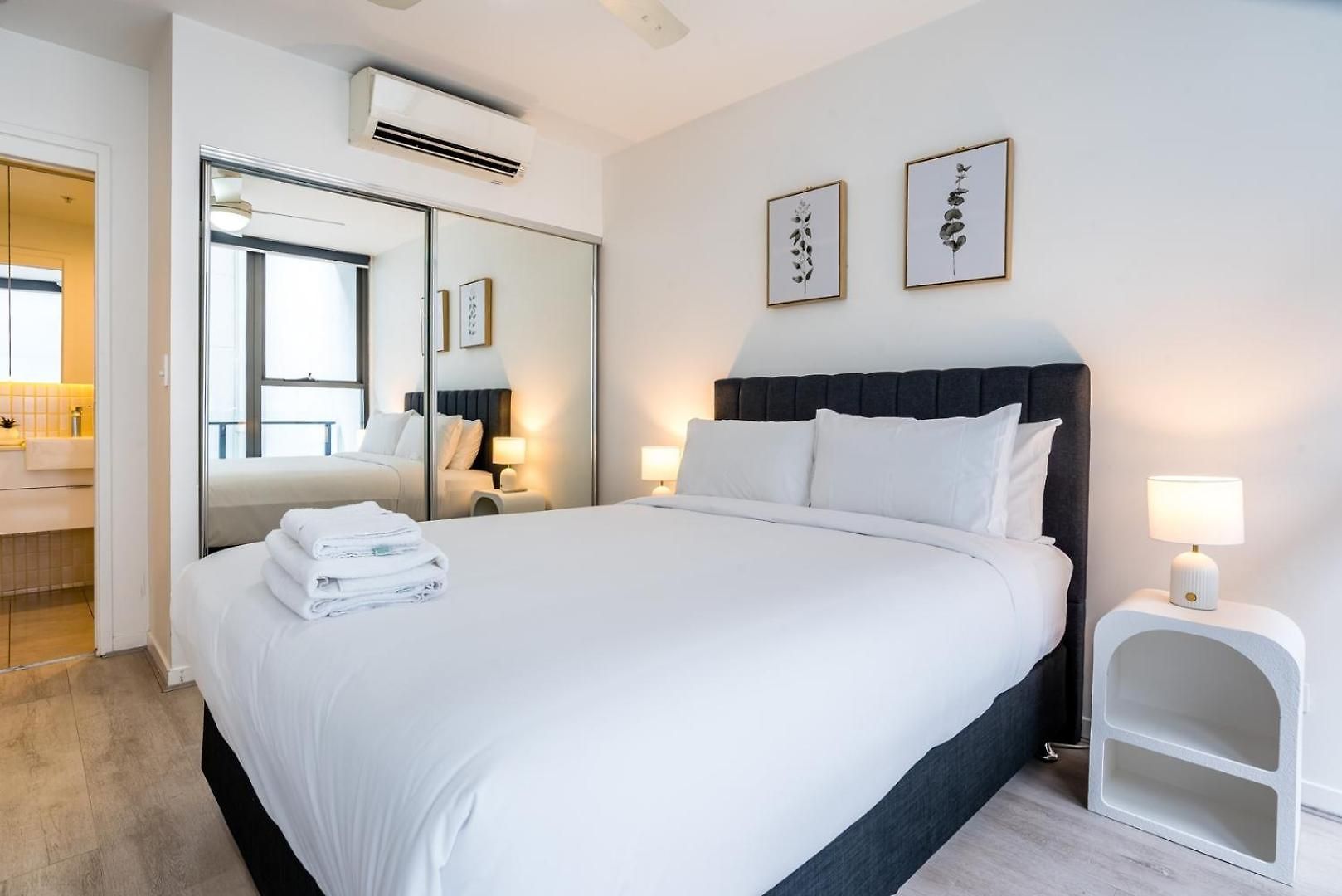 City-center Cozy 2bdr With Parking