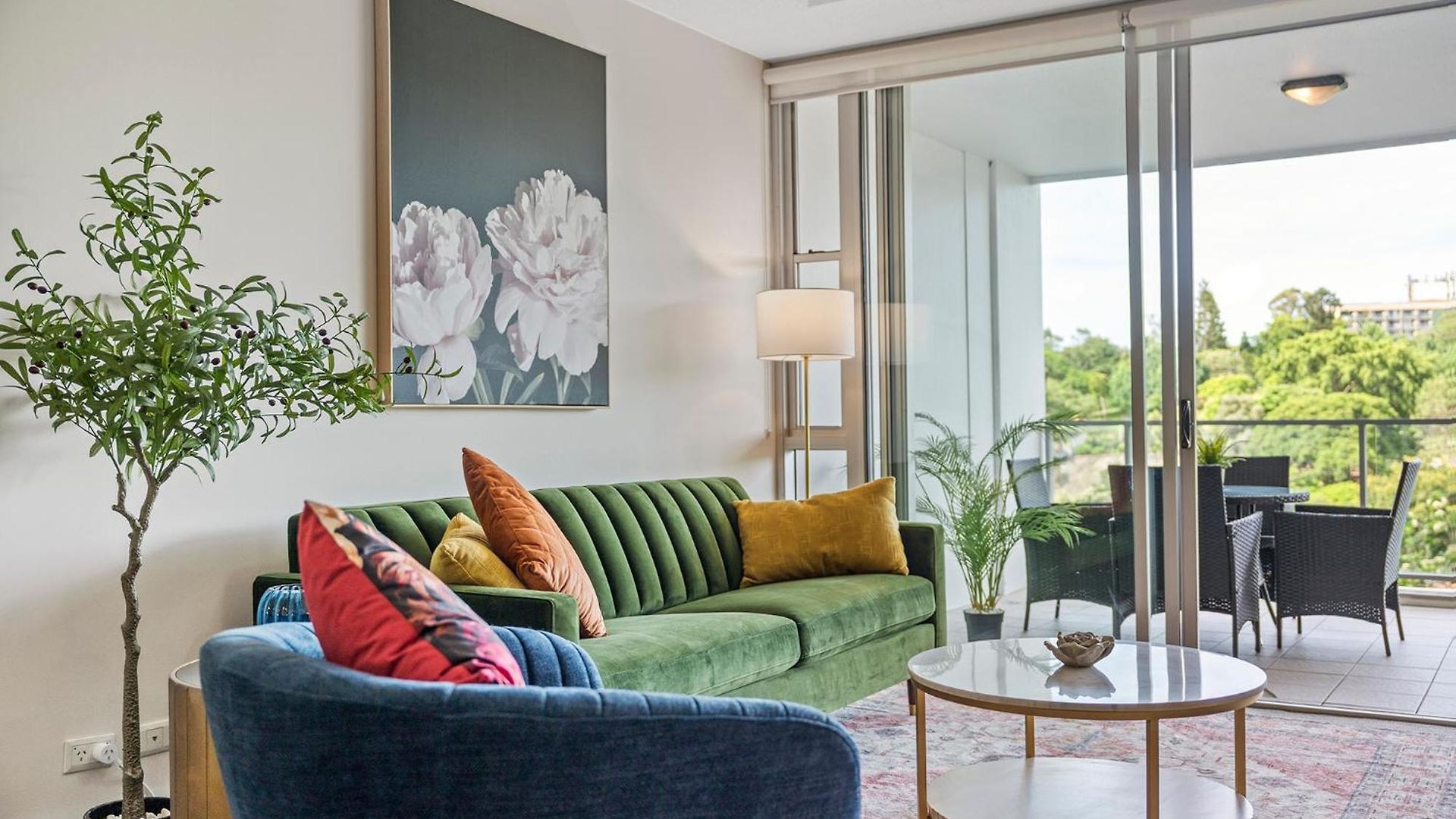 Apartment Stylish Roma Parklands Retreat - Stunning Park Views From Every Room, Heated Pool, Gym, Private Carpark, Suncorp Stadium, 10 Min Walk To Cbd Brisbane