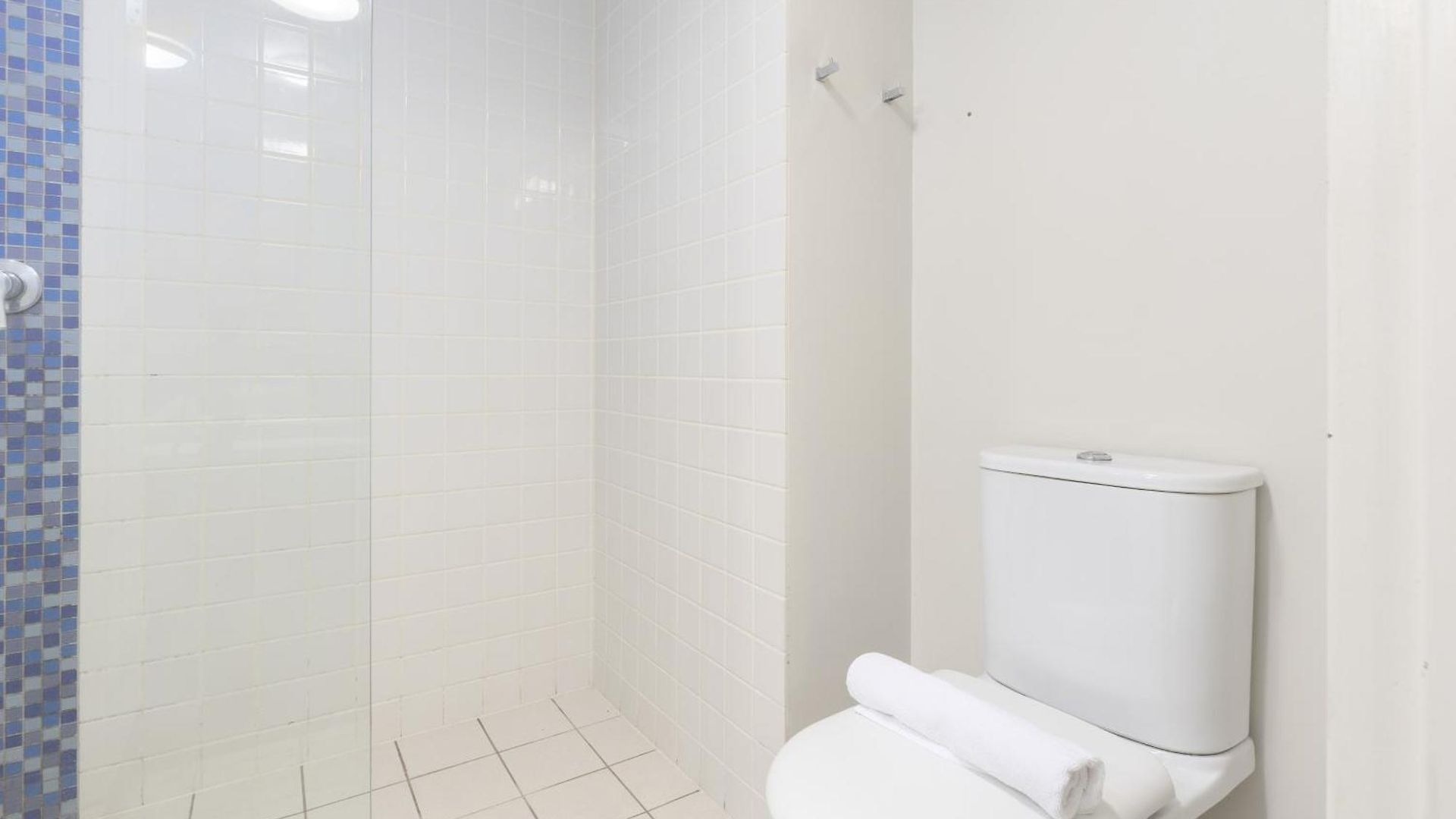 Oaks Gorgeous 2br With Pool, Parking, Gym *