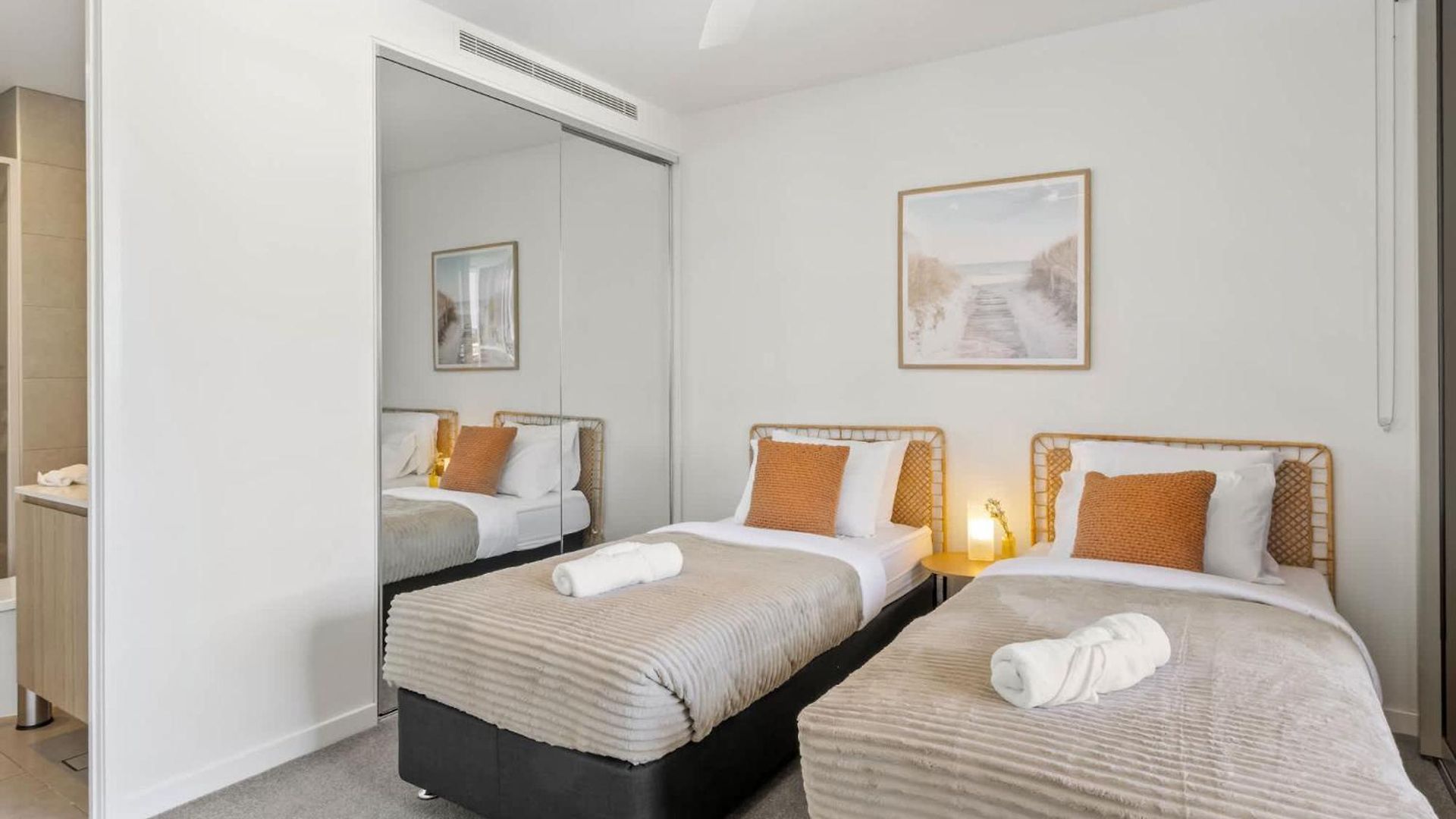Gabba Retreat - Rooftop Pool & Stunning View Apartment Brisbane