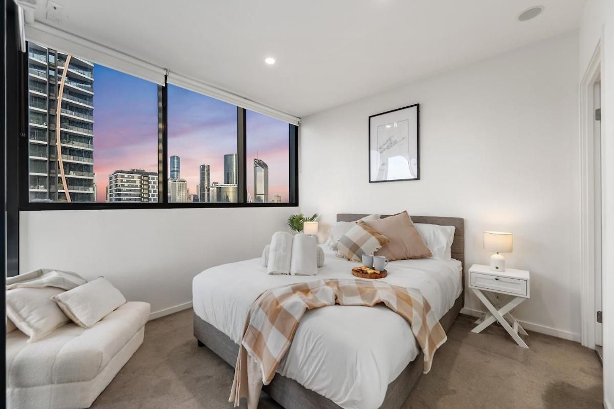 Cs - Gorgeous Views 2br W Parking, Pool & Gym Apartment